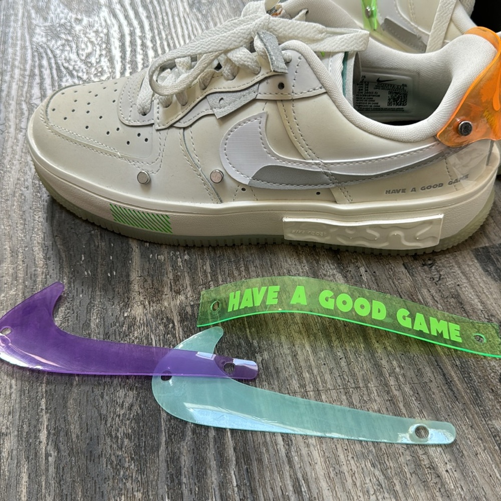 Nike shoes - Picture 6 of 6